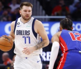 虎扑社区-东契奇35分再成空砍 罚球与篮板将独行侠拖入深渊